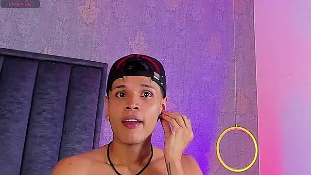 Alejandroo_Montenegro webcam show