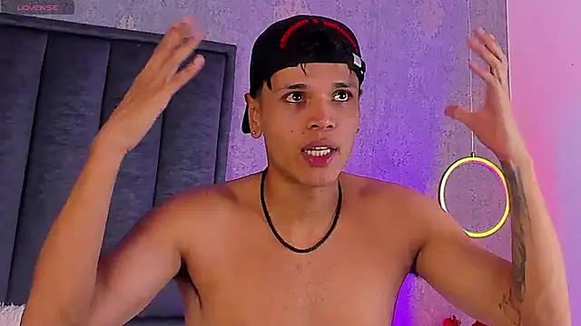 Alejandroo_Montenegro webkamerás műsora