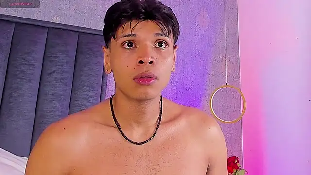 Alejandroo_Montenegro 在線直播表演