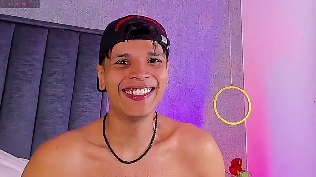 Alejandroo_Montenegro – webcam-show