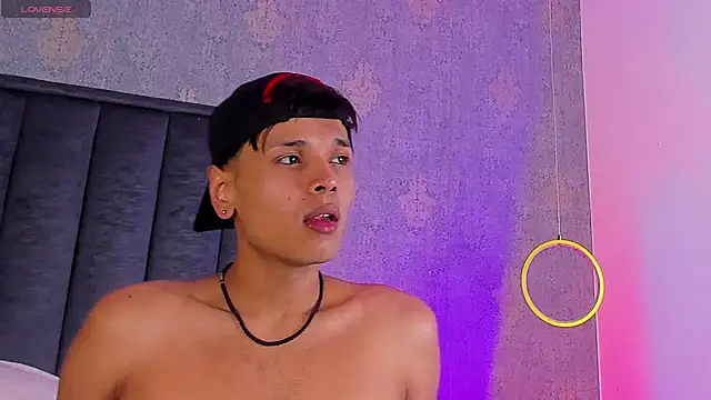 Alejandroo_Montenegro Webcamshow