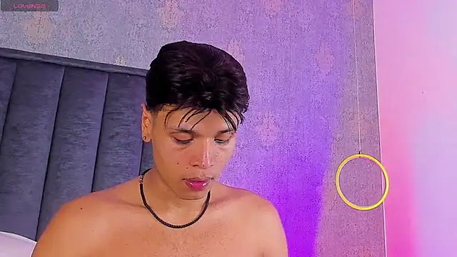 Alejandroo_Montenegro Шоу с уебкамера
