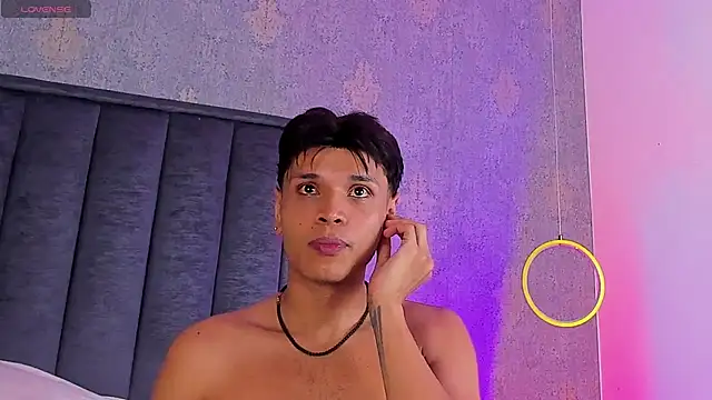 Alejandroo_Montenegro's Webcam Show