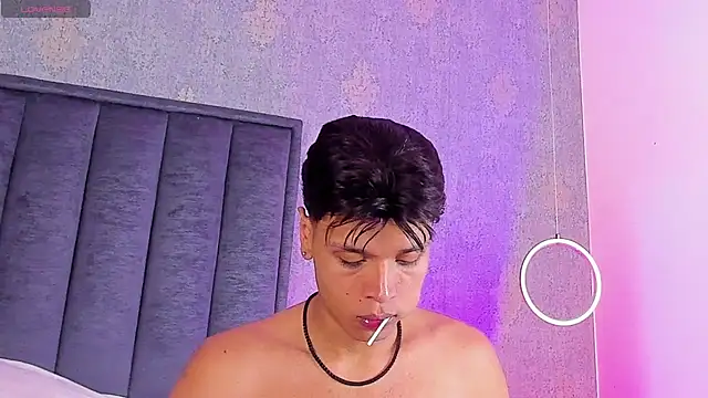 Alejandroo_Montenegro Pertunjukan Webcam