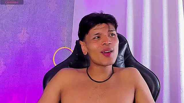 Alejandroo_Montenegro webcam show