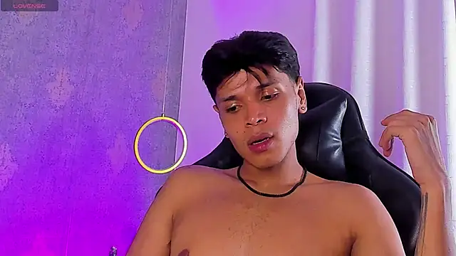 Alejandroo_Montenegro Webcamshow