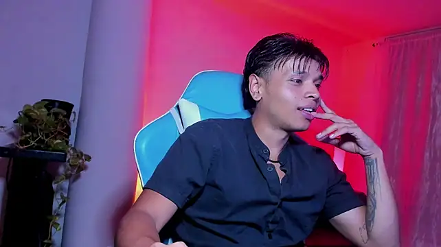 Chatroom XXX en direct de Alejandroo_Montenegro