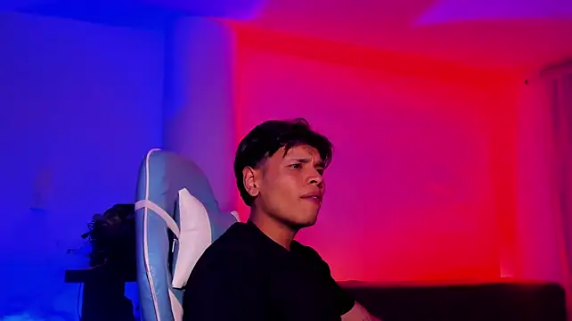 Alejandroo_Montenegro 网络视讯表演