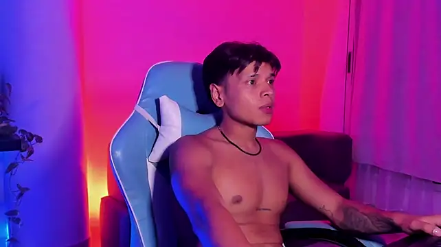 Alejandroo_Montenegro Pertunjukan Webcam