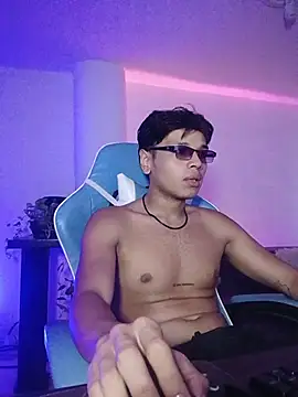 Alejandroo_Montenegro Pertunjukan Webcam