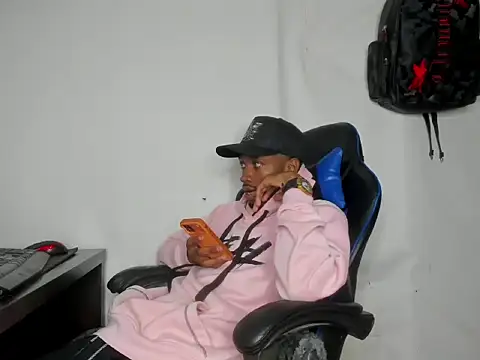 Kofi_exotic_2's Webcam Show