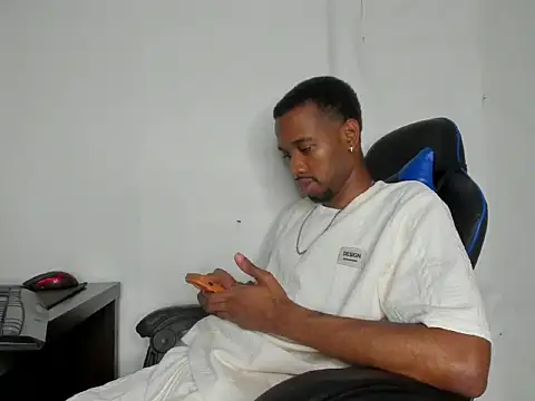 Kofi_exotic_2 webkamerás műsora
