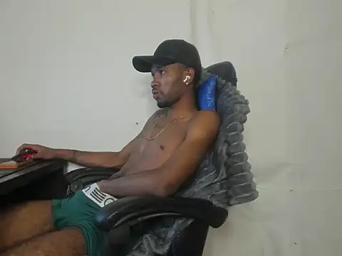 Kofi_exotic_2 Show in webcam