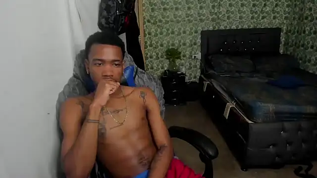 Chat +18 de Kofi_exotic_2 ao vivo