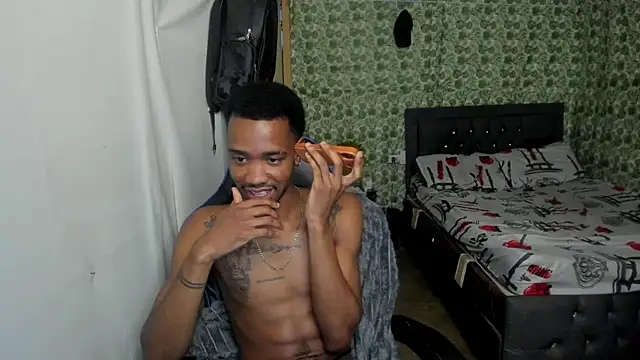 Kofi_exotic_2 Show in webcam