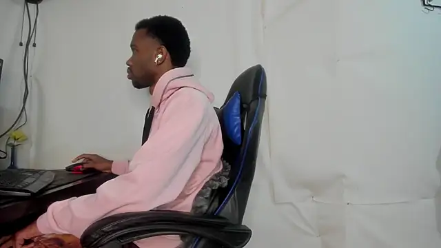 Kofi_exotic_2 Шоу с уебкамера