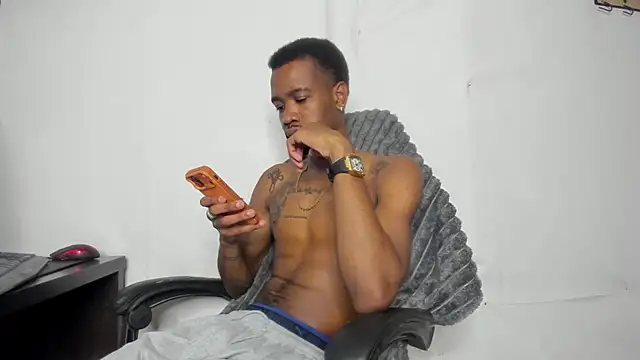 Pokazy przed kamerką – Kofi_exotic_2