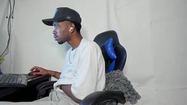 Kofi_exotic_2's Webcam Show