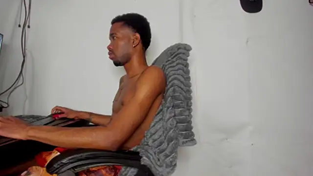 Kofi_exotic_2n Webbikameraesitys