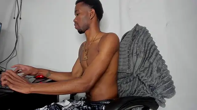 Kofi_exotic_2 – webcam-show