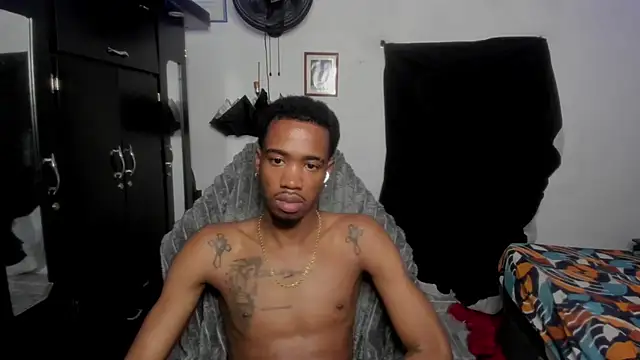 Kofi_exotic_2 Show in webcam