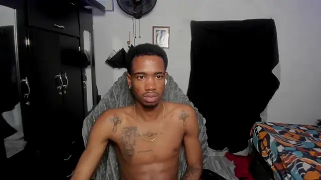 Kofi_exotic_2 webkamerás műsora