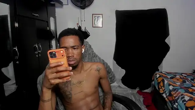 Show modela Kofi_exotic_2 na web-kameri
