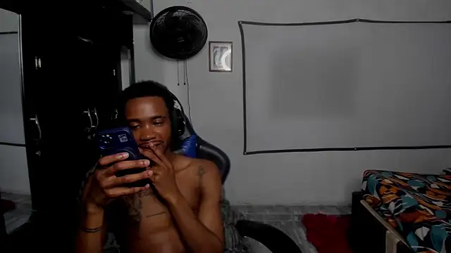 Kofi_exotic_2 Show Webcam