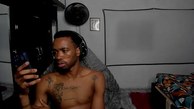 Kofi_exotic_2 Webcam-Show