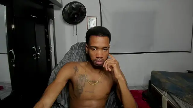 Show modela Kofi_exotic_2 na web-kameri