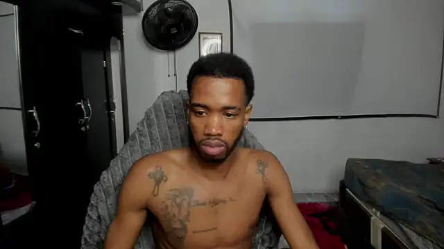 הופעת וובקאם של Kofi_exotic_2