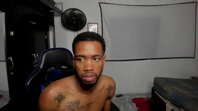 Show de Kofi_exotic_2 na webcam