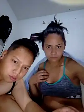 PinkMoonGirls Webcam-Show