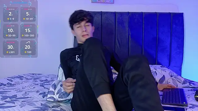 axxxel_twink webcam show