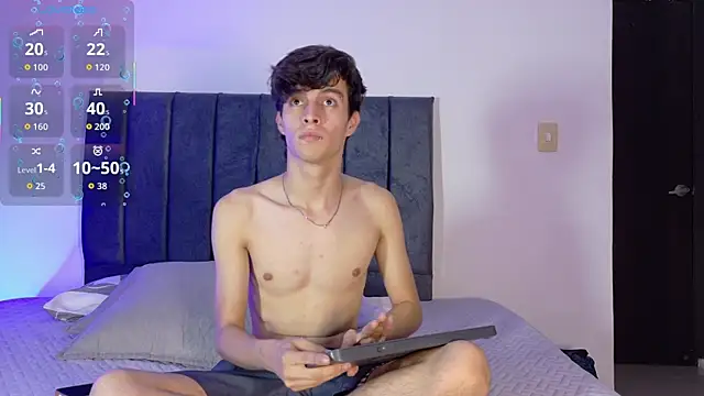 axxxel_twink Adlı Modelin Web Kamerası Şovu