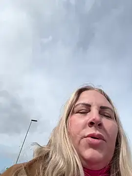 Amanda_Norsk: διαδικτυακό σόου στην κάμερα