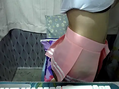 HornyWetPussy4u Pertunjukan Webcam
