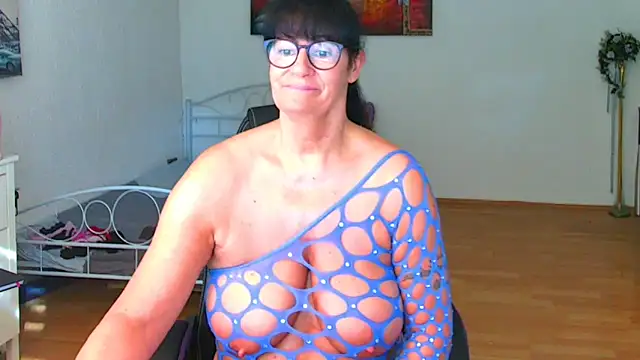 Sylly Live XXX-Chat