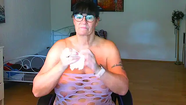 Sylly's Live XXX Chat