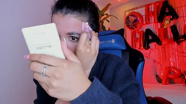 Czat XXX na żywo – Emily_bruss
