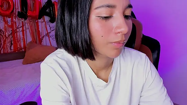 Emily_bruss Chat XXX in diretta