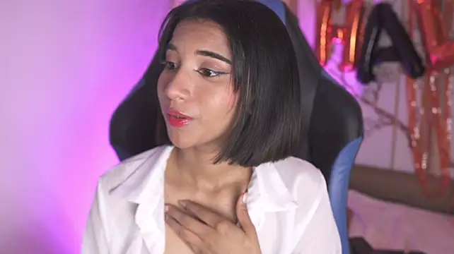 Czat XXX na żywo – Emily_bruss