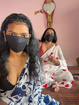 Show modela Payal_143 na web-kameri