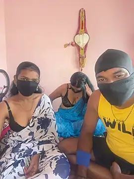 Payal_143: διαδικτυακό σόου στην κάμερα