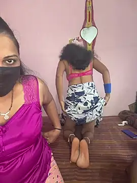 Show modela Payal_143 na web-kameri