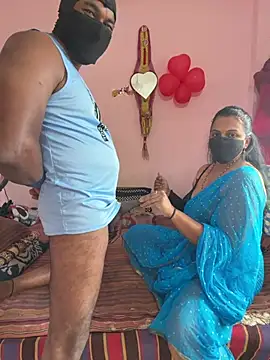 Payal_143: διαδικτυακό σόου στην κάμερα