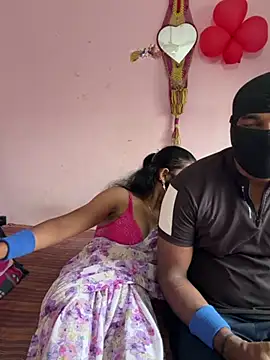 Show modela Payal_143 na web-kameri