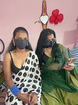 Show modela Payal_143 na web-kameri