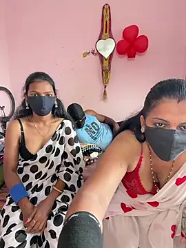 Show modela Payal_143 na web-kameri