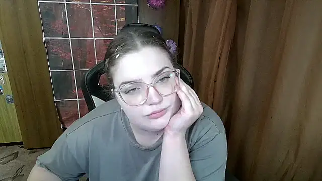 Show modela Teasing_Dora na web-kameri